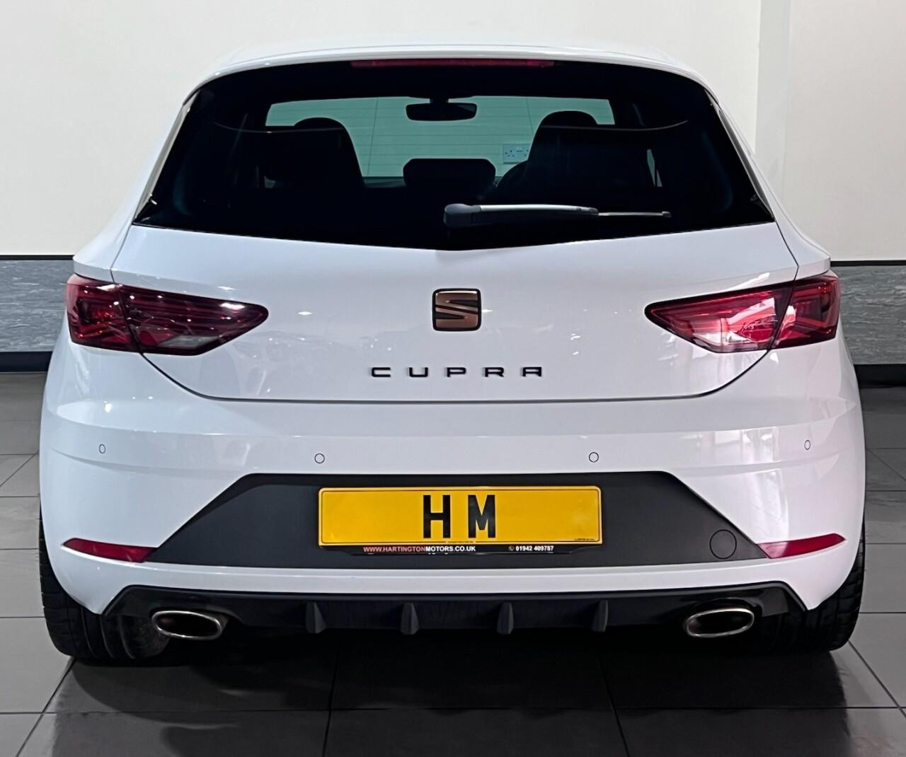 Voiture
                                                 SEAT Leon 2.0 TSI Cupra 290 Lux Hatchback 5dr Petrol DSG Euro 6 (s/s) (290 ps)