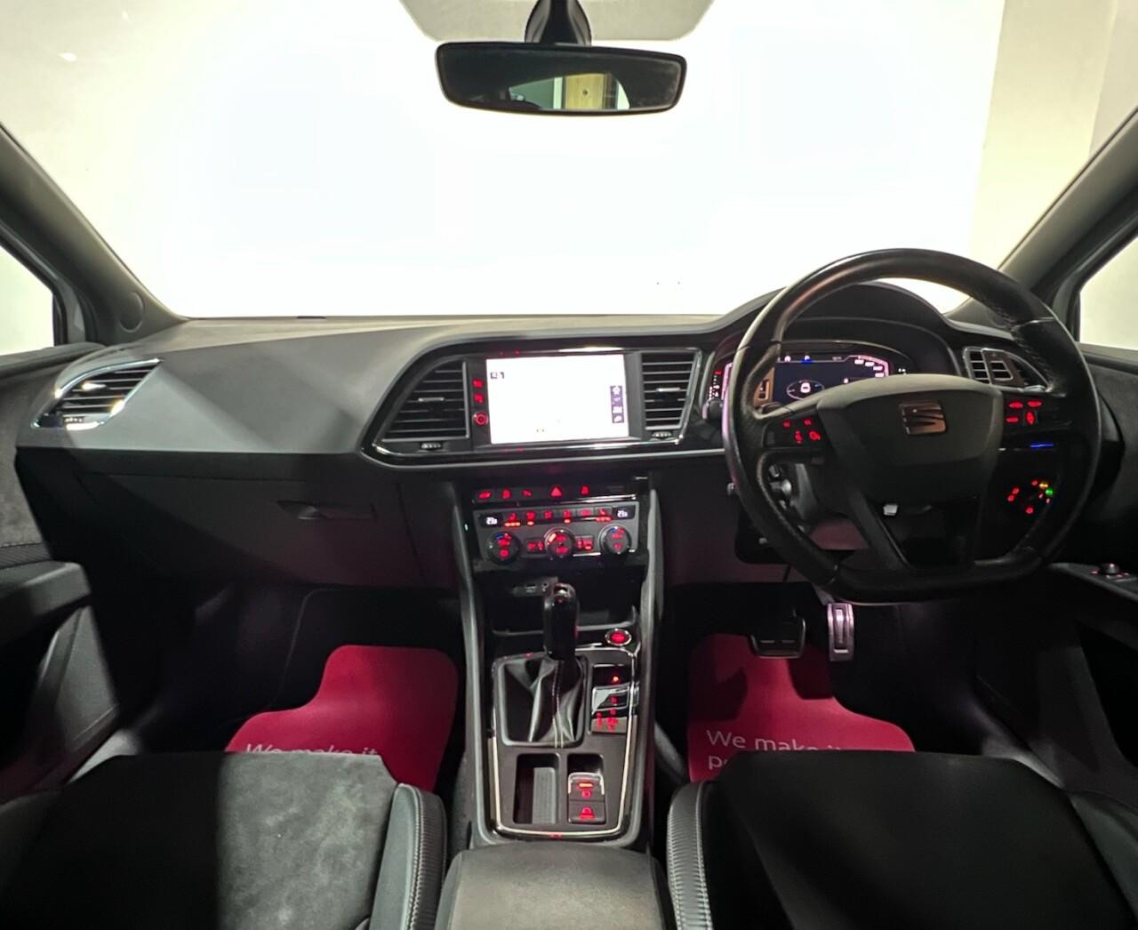 Voiture
                                                 SEAT Leon 2.0 TSI Cupra 290 Lux Hatchback 5dr Petrol DSG Euro 6 (s/s) (290 ps)