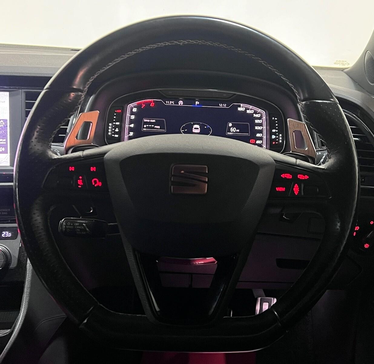 Voiture
                                                 SEAT Leon 2.0 TSI Cupra 290 Lux Hatchback 5dr Petrol DSG Euro 6 (s/s) (290 ps)