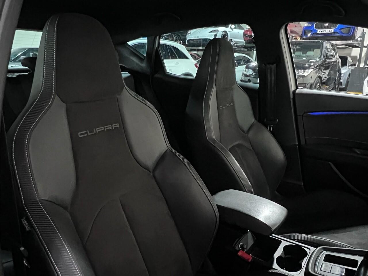 Voiture
                                                 SEAT Leon 2.0 TSI Cupra 290 Lux Hatchback 5dr Petrol DSG Euro 6 (s/s) (290 ps)