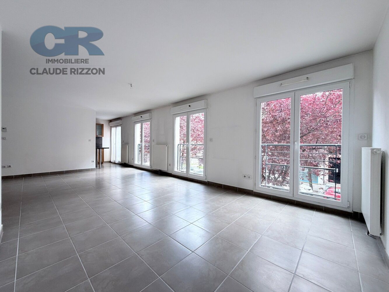
                                                Vente
                                                 SECTEUR ANATOLE FRANCE - 4 pièces à vendre