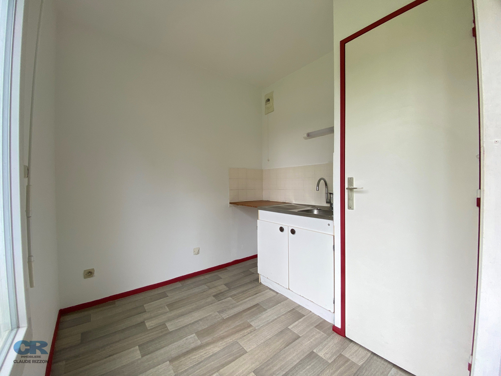 
                                                Vente
                                                 SECTEUR ARTEM - F2 à vendre