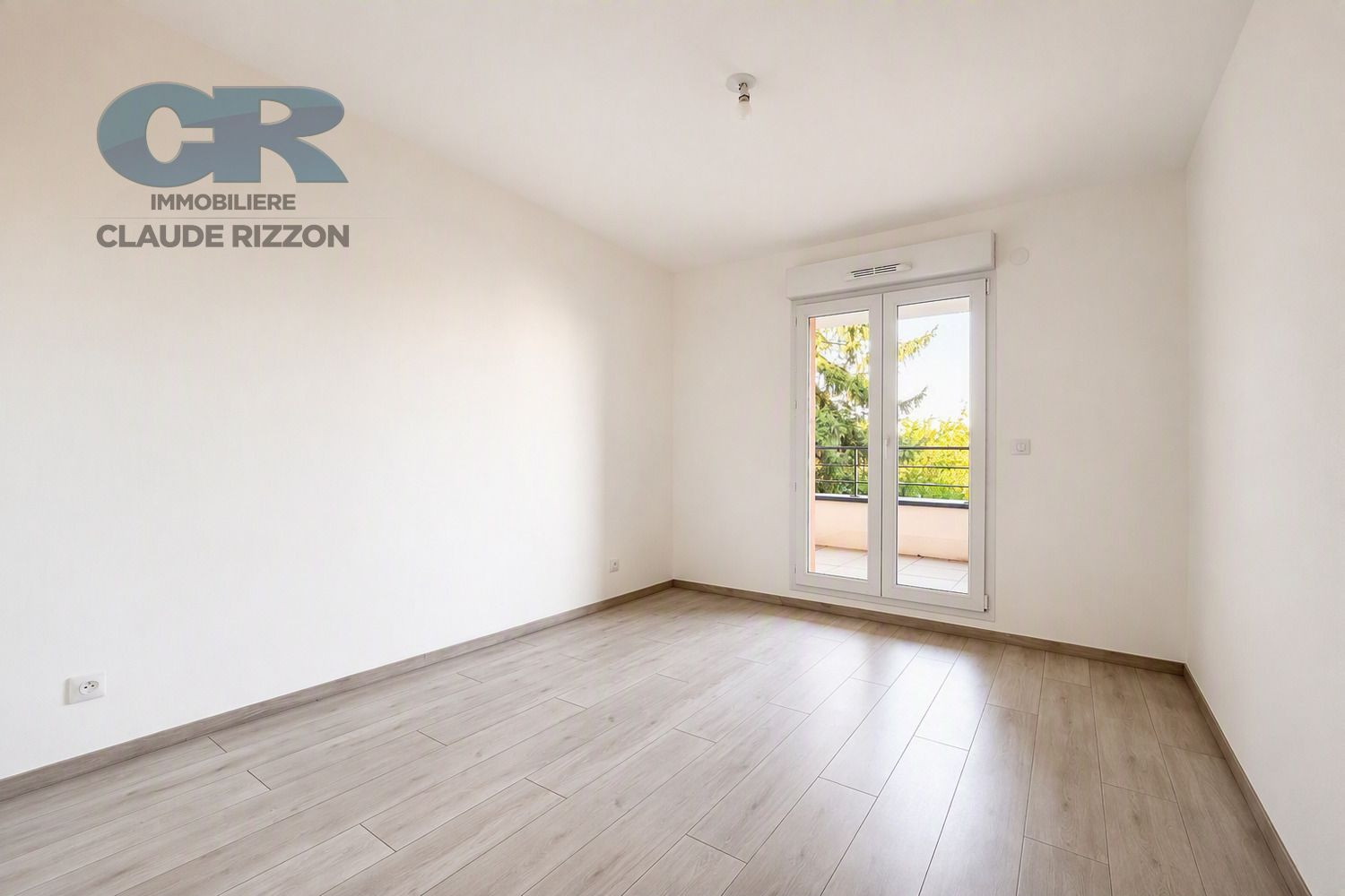
                                                Vente
                                                 SECTEUR TROIS VILLES - 3 PIECES A VENDRE