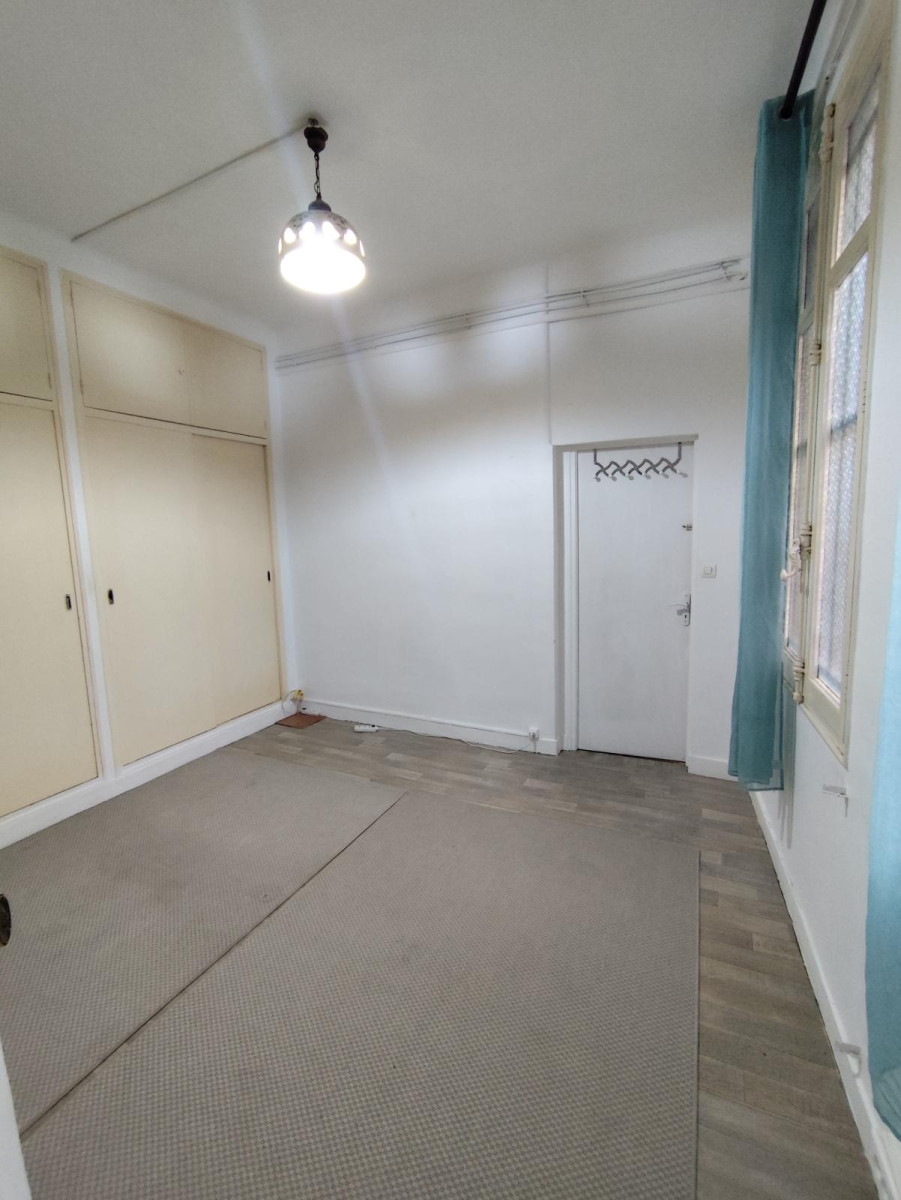 
                                                Location
                                                 Séjour-Chambre-Cuisine séparée équipée-Salle d'eau