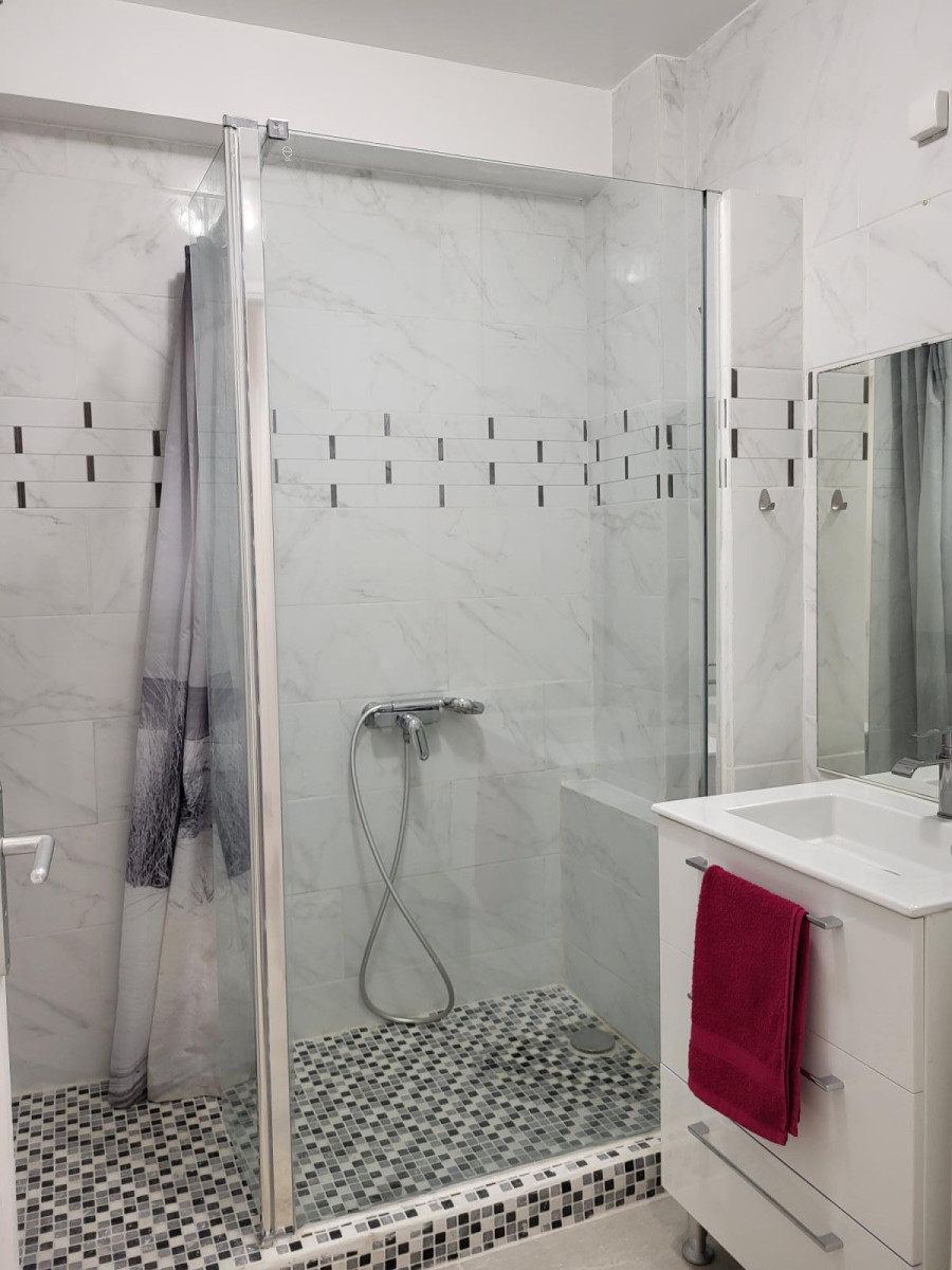 
                                                Location
                                                 Sérénité, calme et confort- 2 chs – Marseille 4e