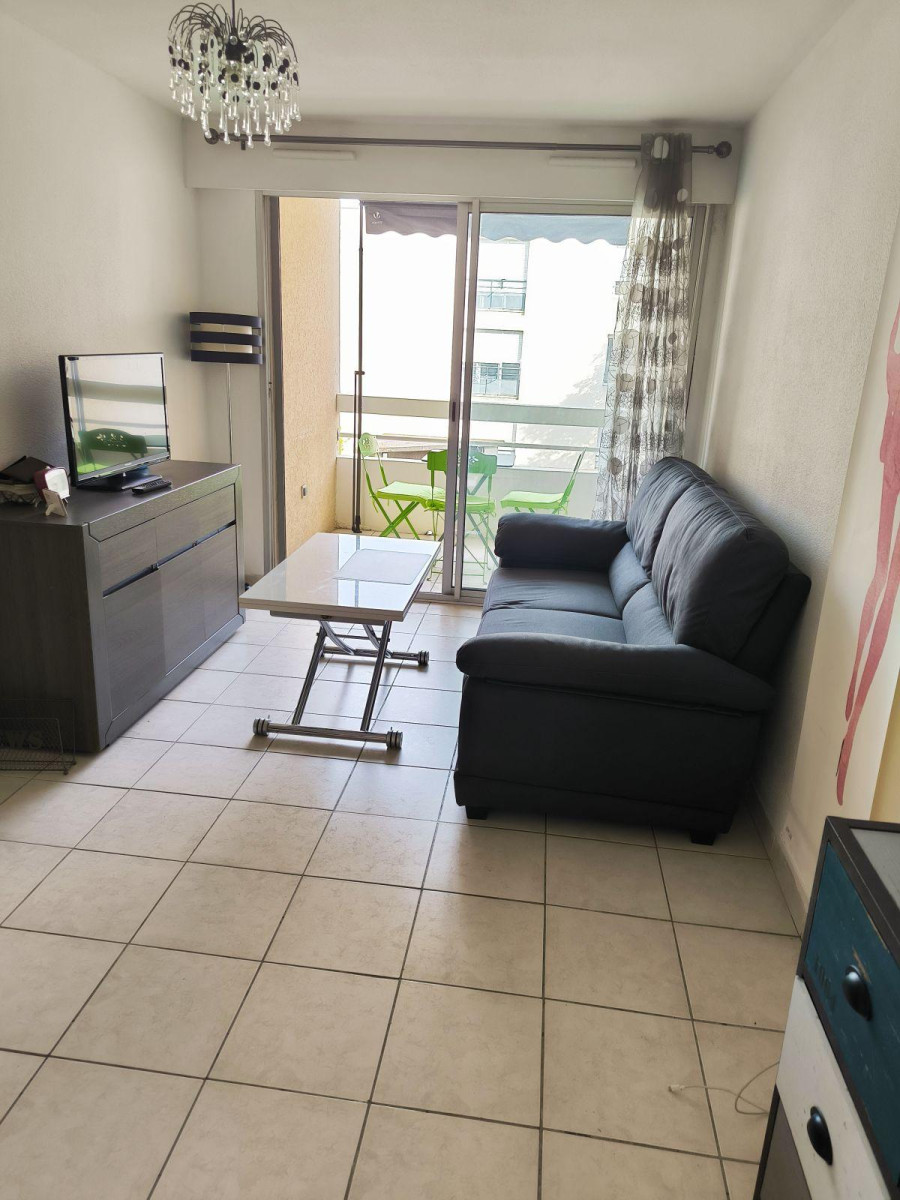 
                                                Location
                                                 Sète - T2 - 29 M2 - terrasse - proche commodités