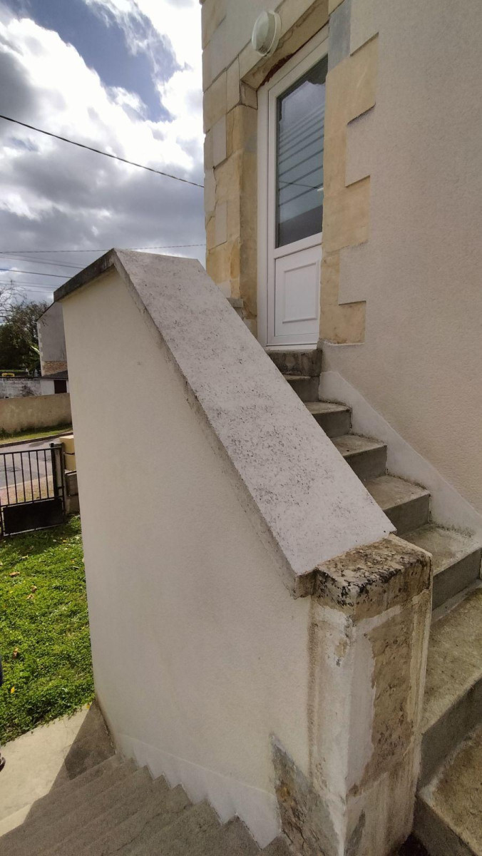 
                                                Location
                                                 Situé à 10 mn du centre de Nevers