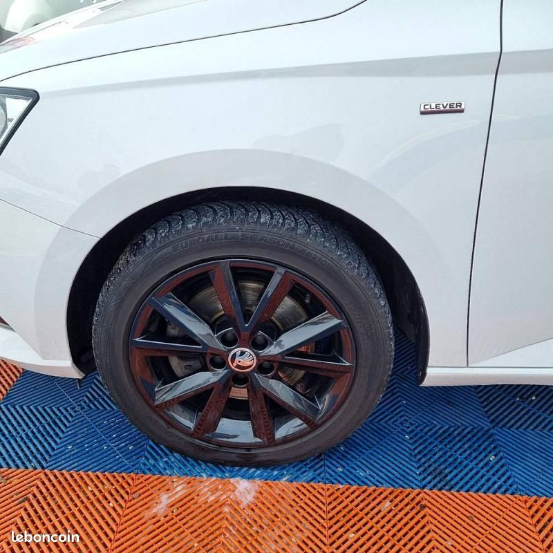 
                                                Voiture
                                                 Skoda Fabia 1.0 TSI - 12V TURBO