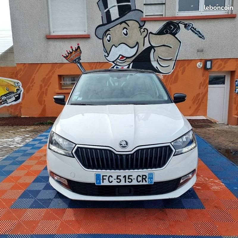 
                                                Voiture
                                                 Skoda Fabia 1.0 TSI - 12V TURBO