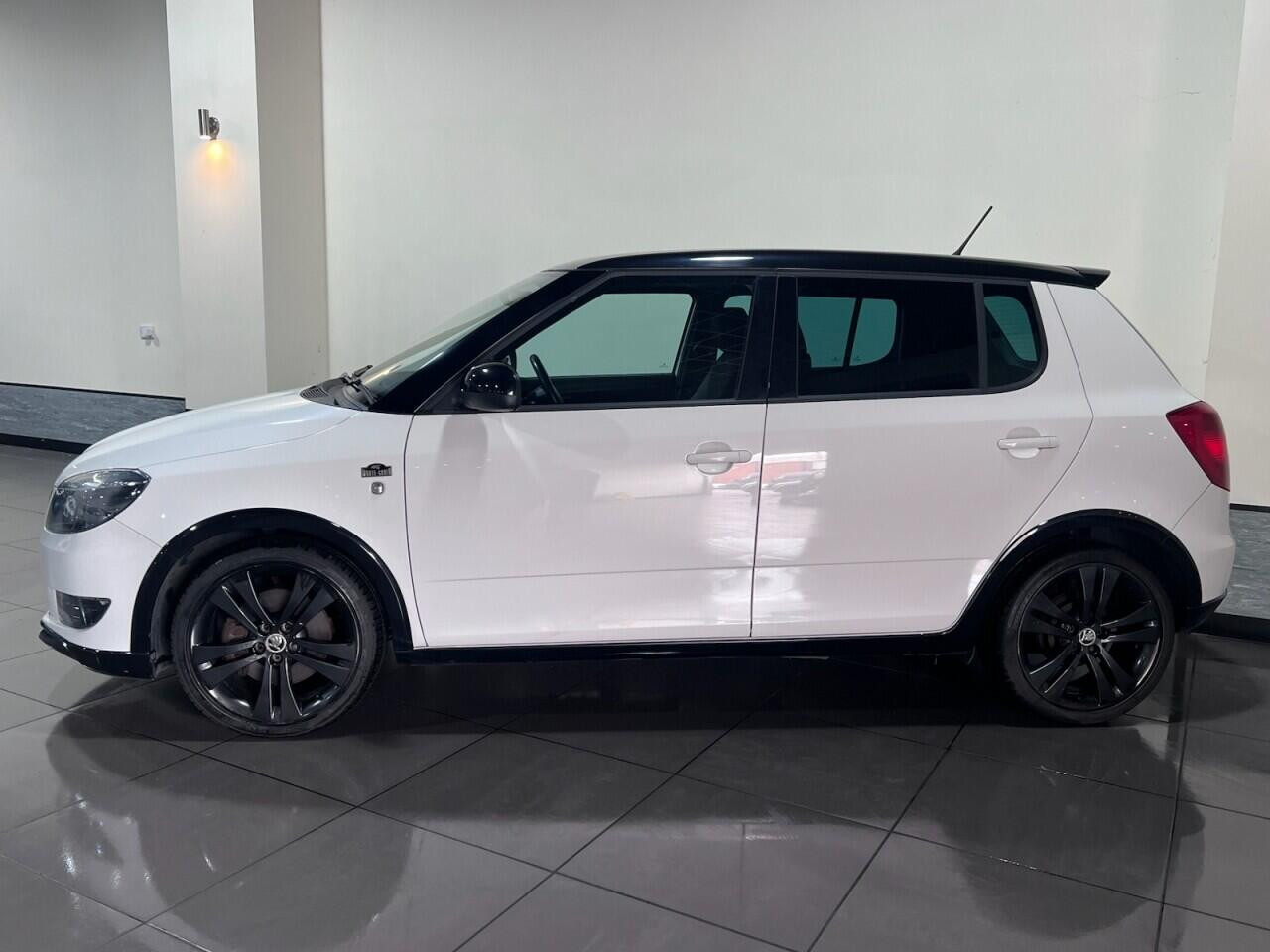 Voiture
                                                 SKODA Fabia 1.2 TSI Monte Carlo Hatchback 5dr Petrol Manual Euro 5 (105 ps)