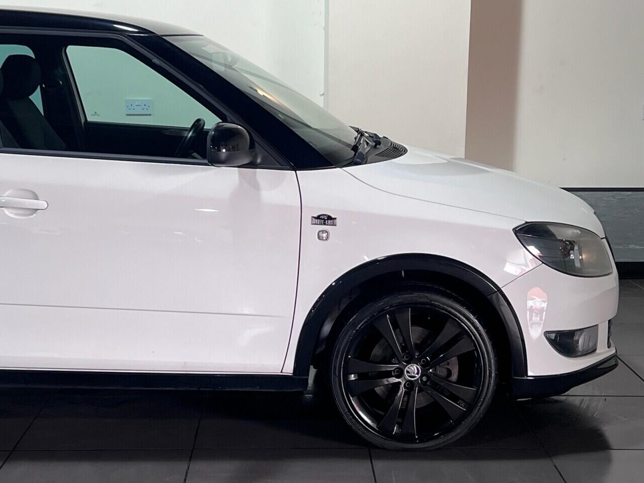 Voiture
                                                 SKODA Fabia 1.2 TSI Monte Carlo Hatchback 5dr Petrol Manual Euro 5 (105 ps)