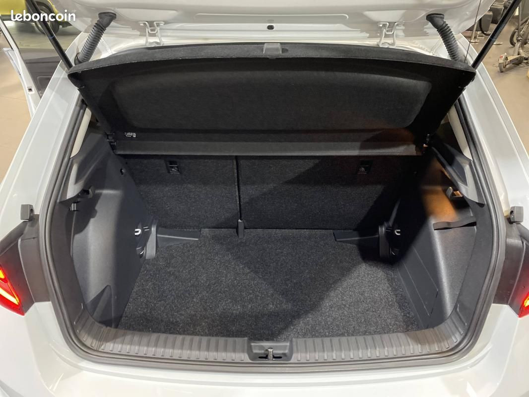 
                                                Voiture
                                                 Skoda Fabia Selection CONFORT PLUS 1.0 TSI 95CV