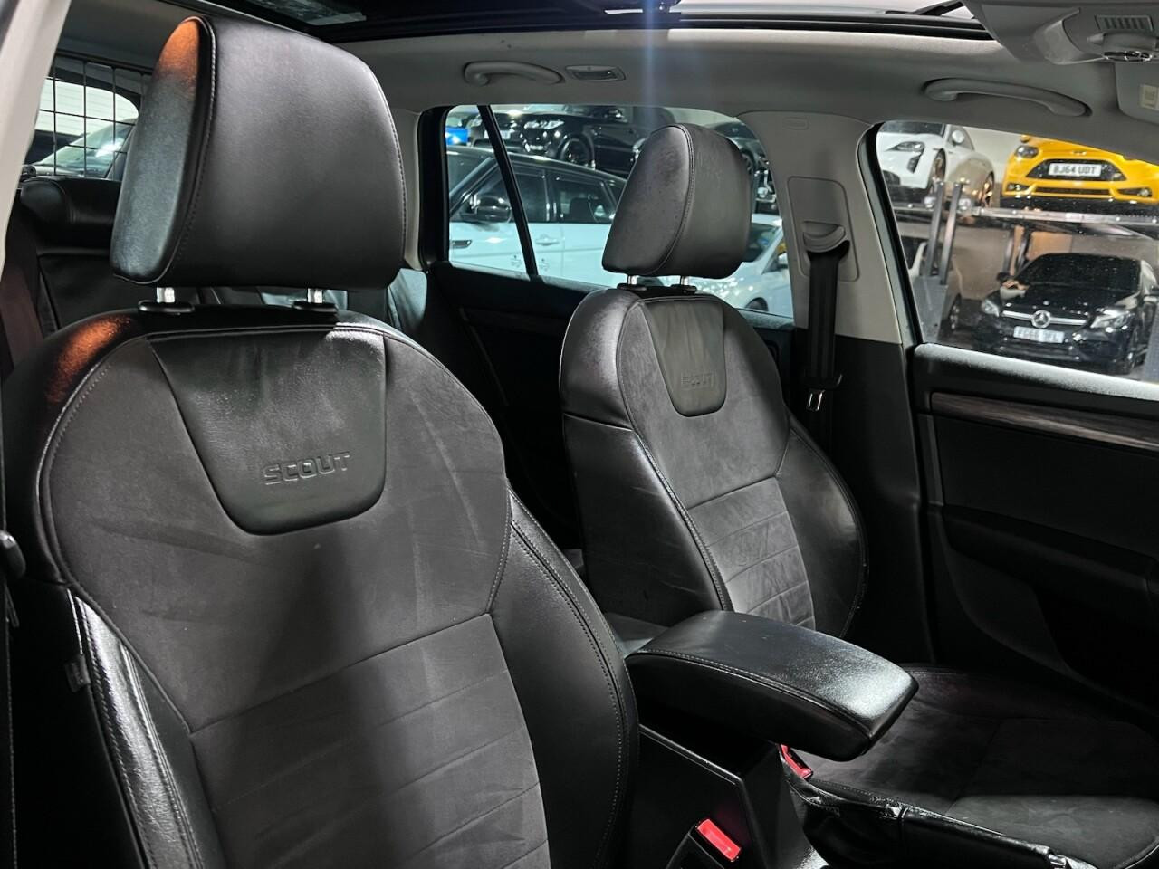 Voiture
                                                 SKODA Octavia 2.0 TDI Scout Estate 5dr Diesel DSG 4WD Euro 6 (s/s) (184 ps)