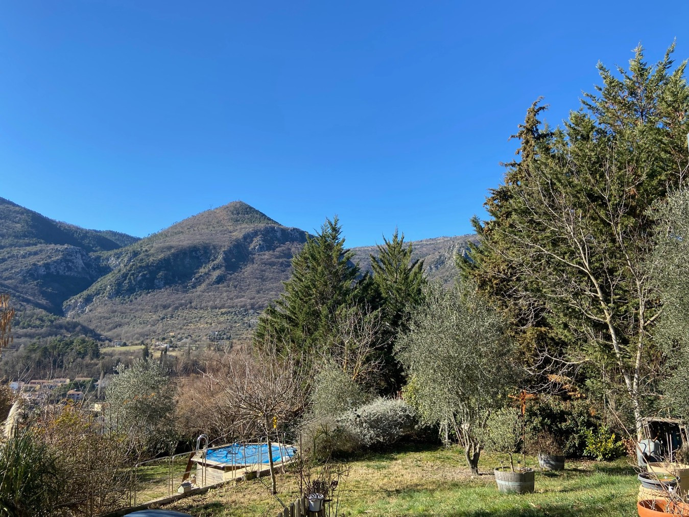 
                                                Vente
                                                 SOSPEL-Maison sur 4 niveaux 200m²-Terrain 1300m²