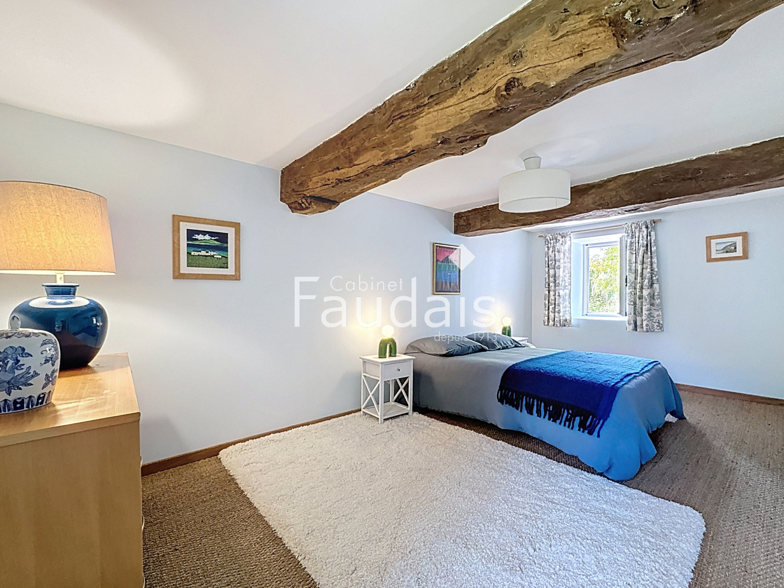 
                                                Vente
                                                 Soulles -maison de charme en pierre de 167 m2 avec vie de pl