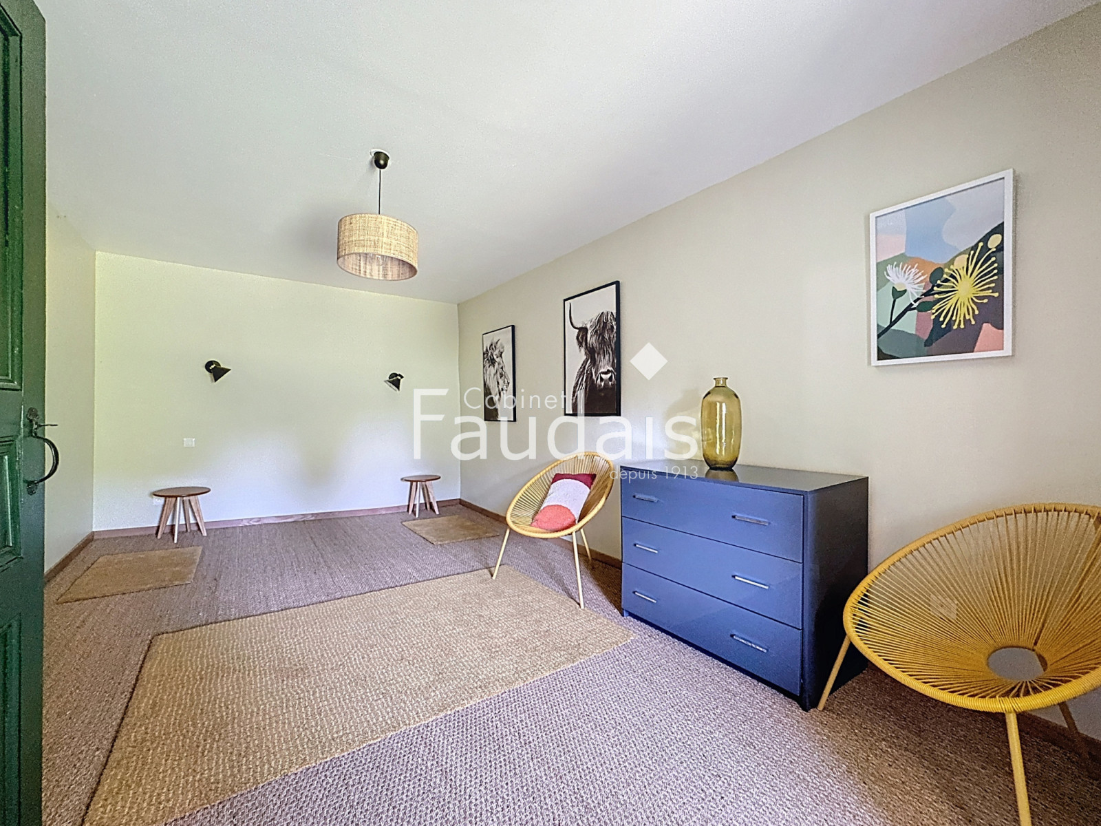 
                                                Vente
                                                 Soulles -maison de charme en pierre de 167 m2 avec vie de pl