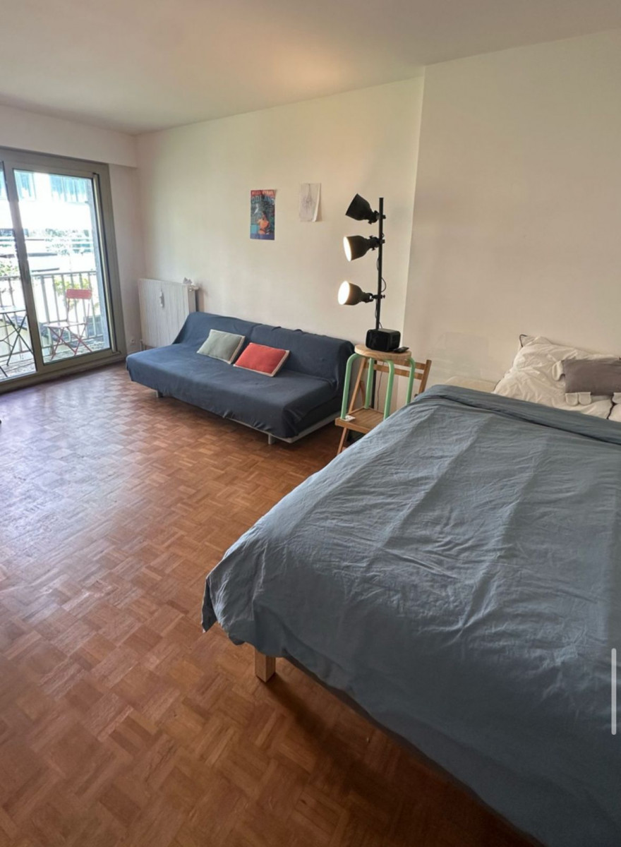 
                                                Location
                                                 Sous Loue studio Paris 10e - juin à dec (loyer tout inclus)