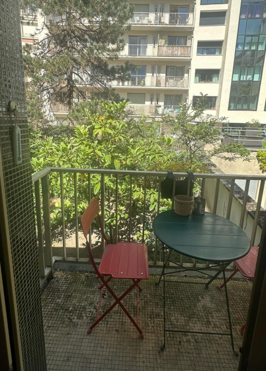 
                                                Location
                                                 Sous Loue studio Paris 10e - juin à dec (loyer tout inclus)