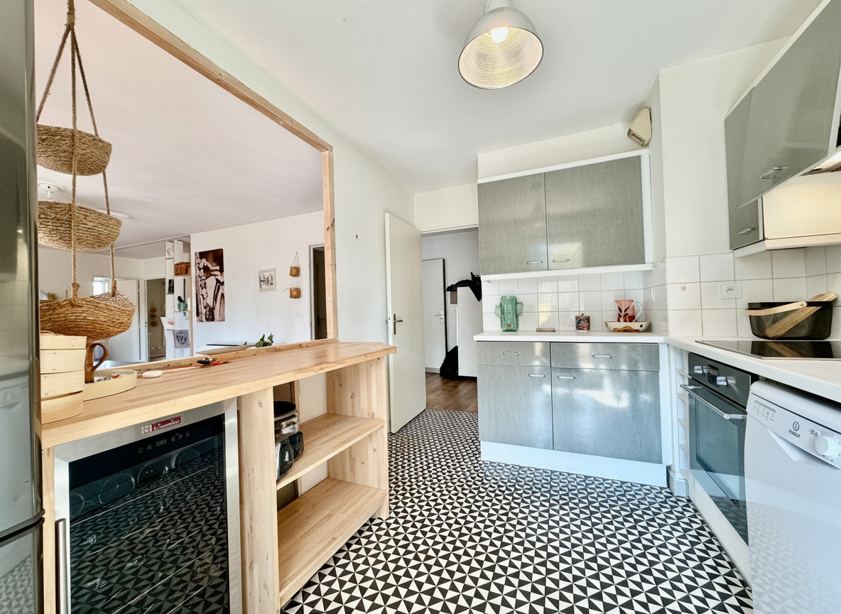 
                                                Vente
                                                 SOUS OFFRE - Magnifique Appartement Familial - Quartier Saint Just - Lyon 5