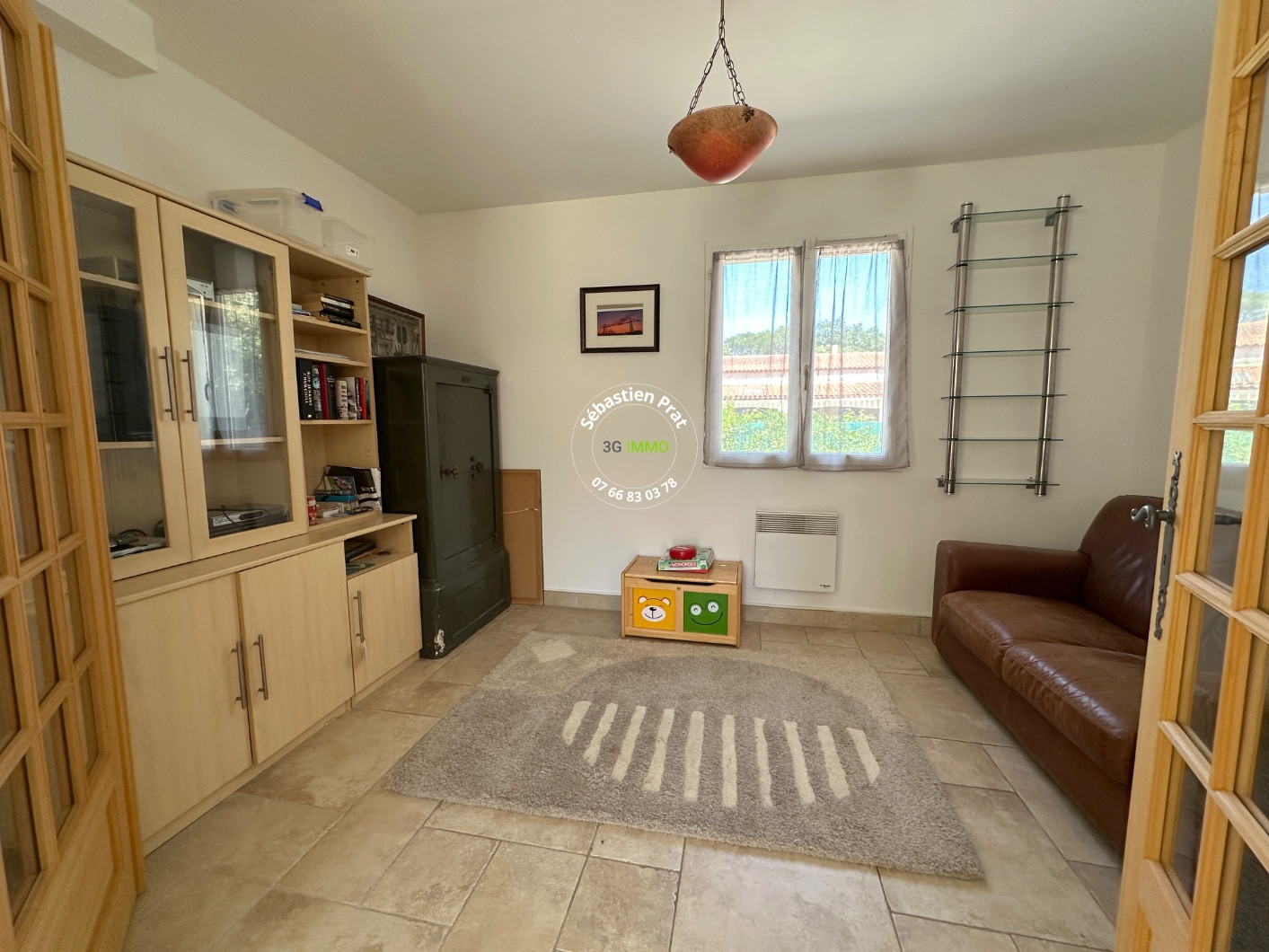 
                                                Vente
                                                 Spacieuse demeure de 9 pièces, 235m²