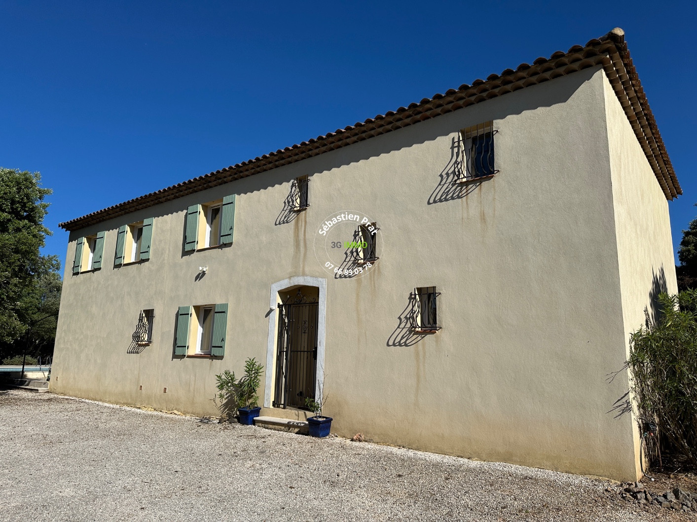 
                                                Vente
                                                 Spacieuse demeure de 9 pièces, 235m²