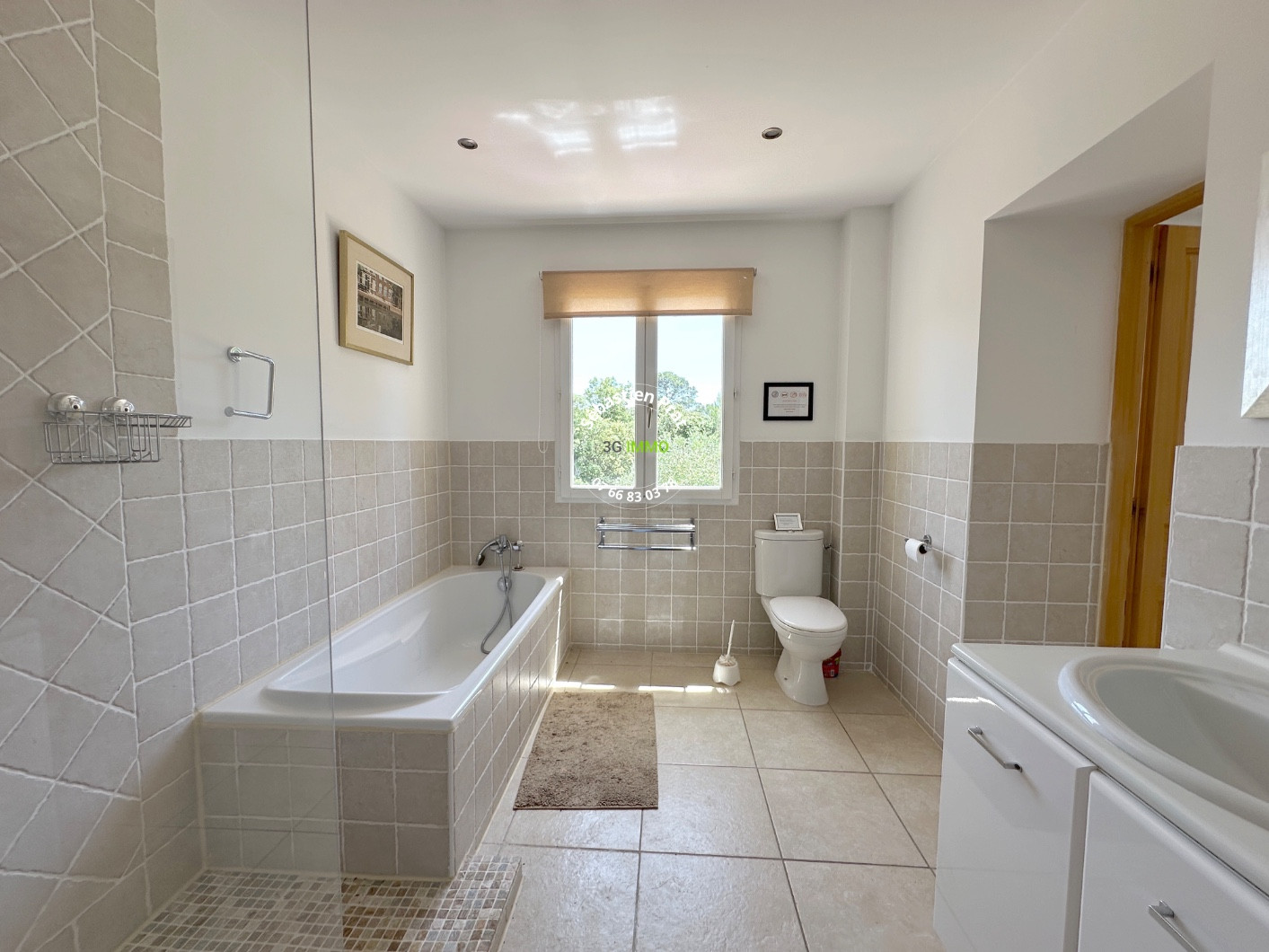 
                                                Vente
                                                 Spacieuse demeure de 9 pièces, 235m²