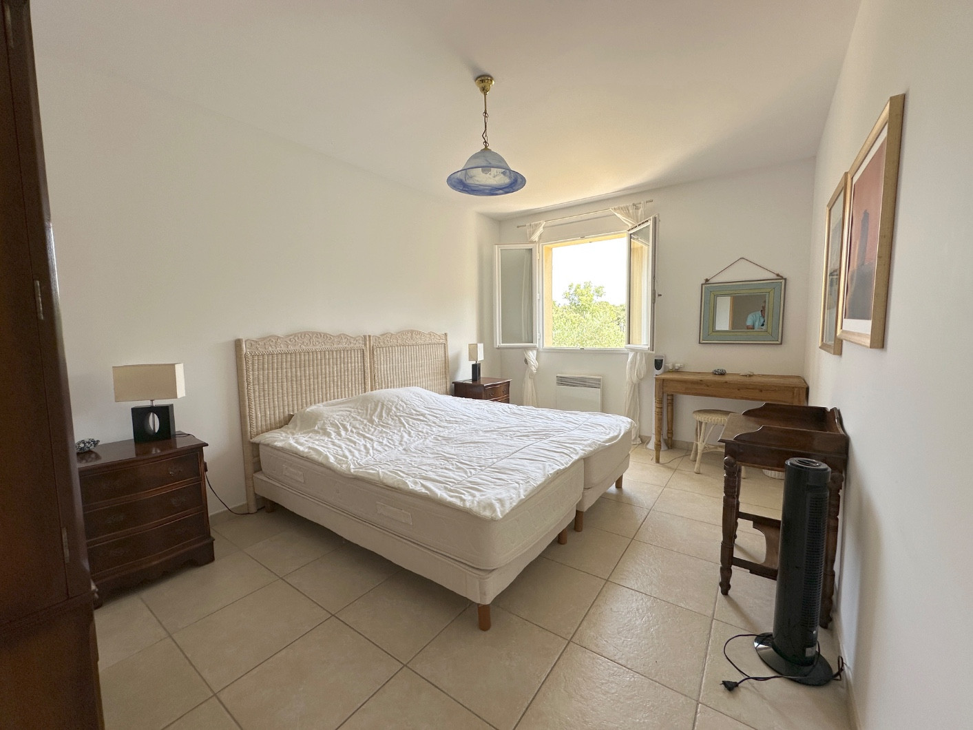 
                                                Vente
                                                 Spacieuse demeure de 9 pièces, 235m²