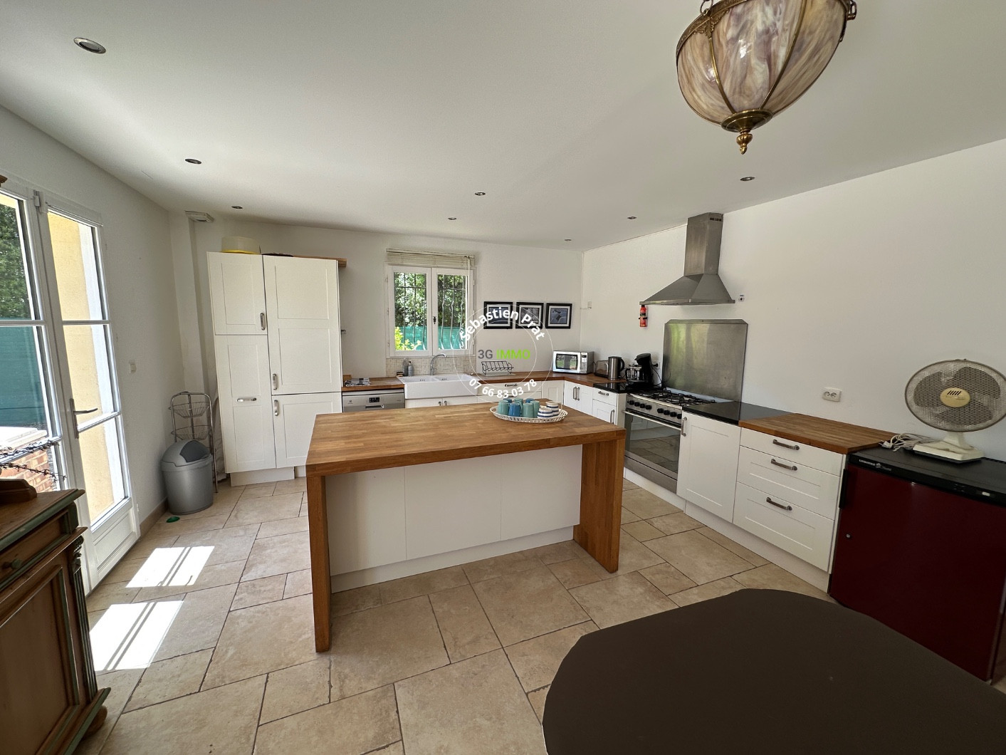 
                                                Vente
                                                 Spacieuse demeure de 9 pièces, 235m²