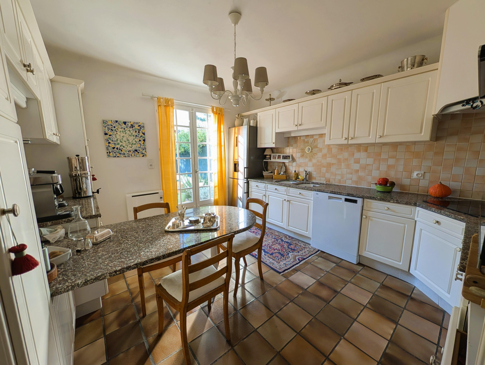 
                                                Vente
                                                 Spacieuse maison 4 chambres - 10 mn des plages