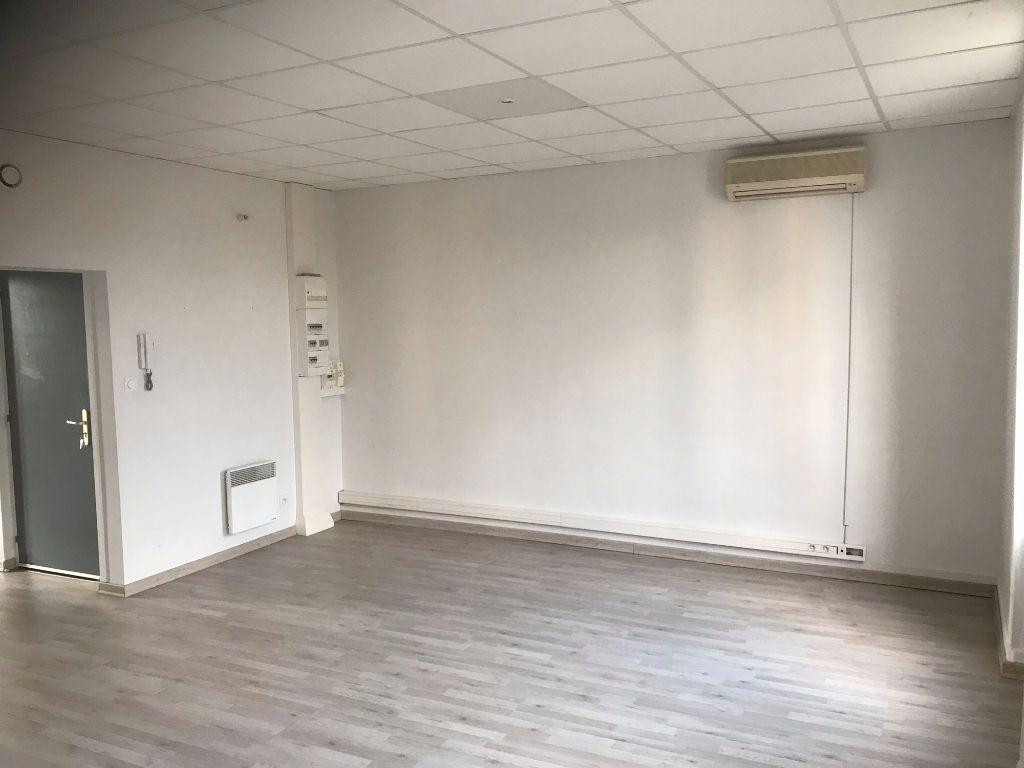 
                                                Location
                                                 Spacieux 2 pièces à Montélimar