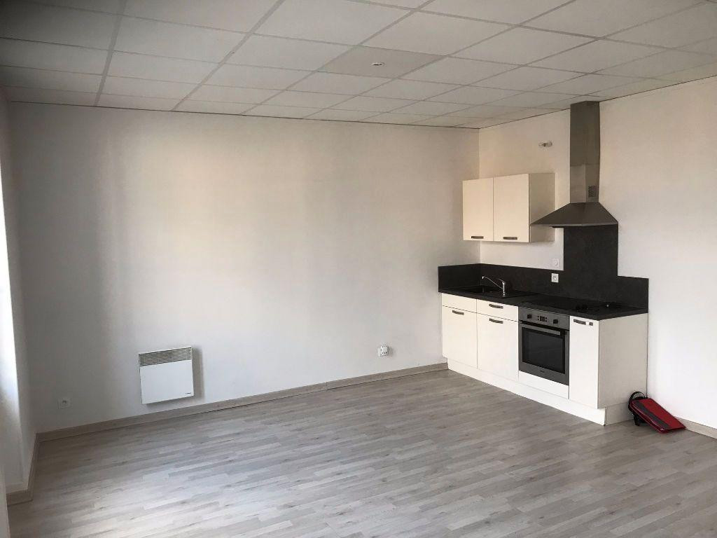 
                                                Location
                                                 Spacieux 2 pièces à Montélimar