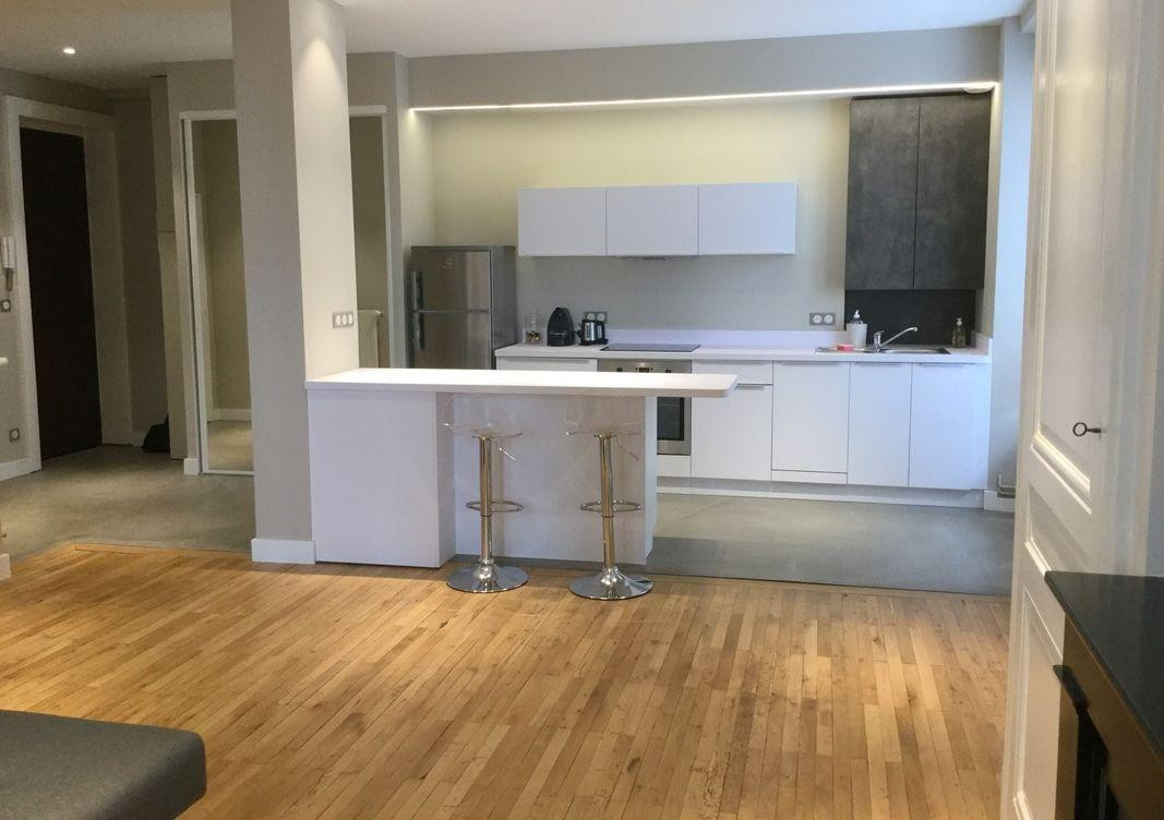 
                                                Location
                                                 Spacieux 2 pièces Paris 11è Voltaire