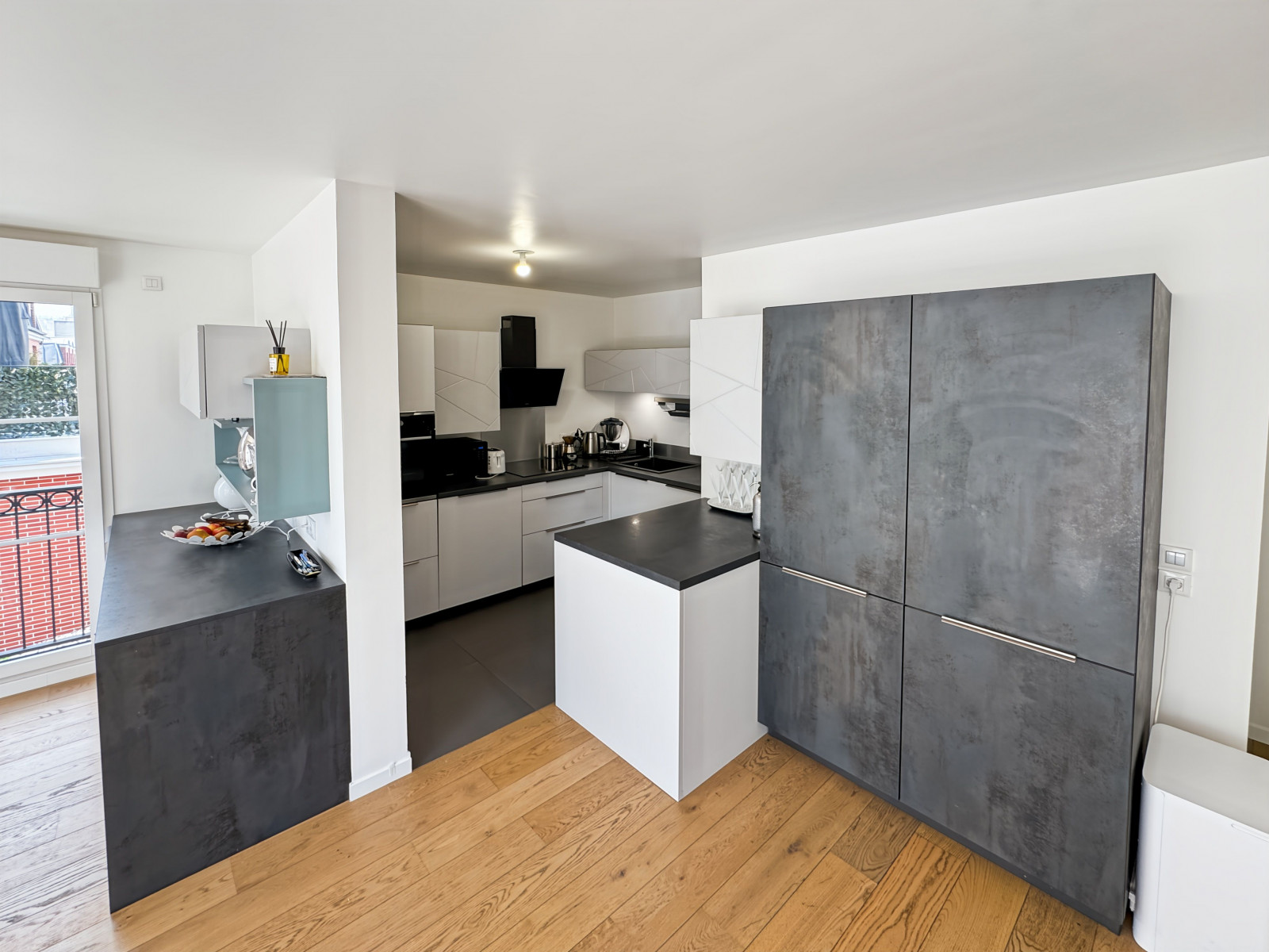 
                                                Location
                                                 Spacieux 4 Pièces avec Balcon et Parking à Puteaux – Passage Voltaire (loyer tout inclus)