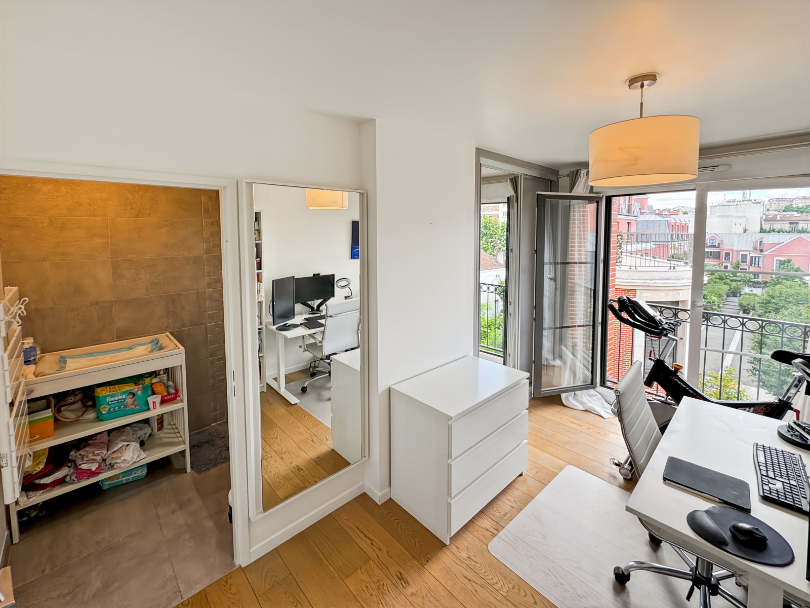 
                                                Location
                                                 Spacieux 4 Pièces avec Balcon et Parking à Puteaux – Passage Voltaire (loyer tout inclus)