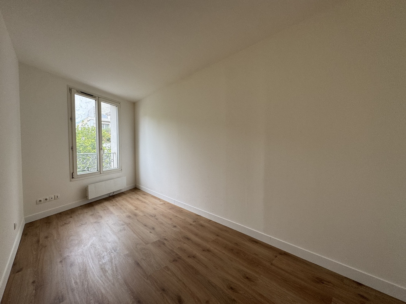 
                                                Location
                                                 Spacieux 5 pièces meublé Pour colocation