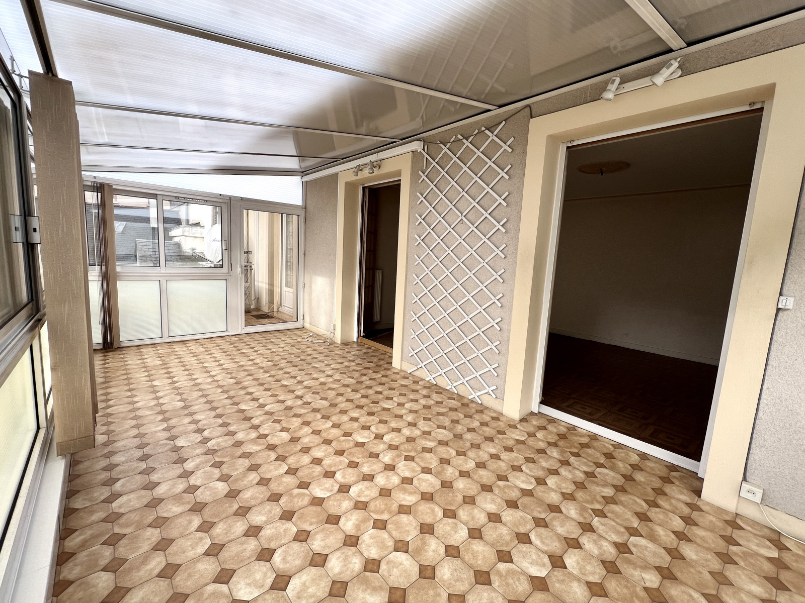 
                                                Vente
                                                 Spacieux appartement avec extérieur à Angers