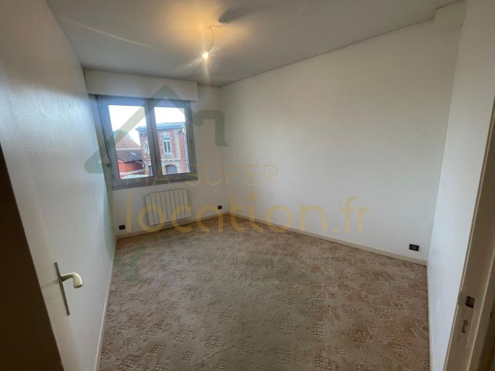 
                                                Location
                                                 Spacieux appartement lumineux 3 chambres