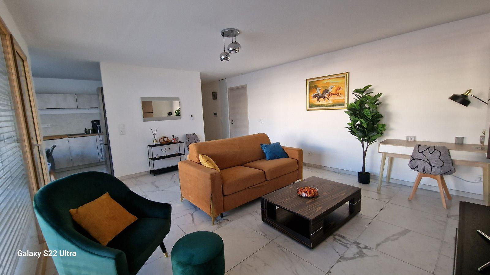 
                                                Location
                                                 Spacieux,lumineux,chic en plein coeur du Lyon-Foch