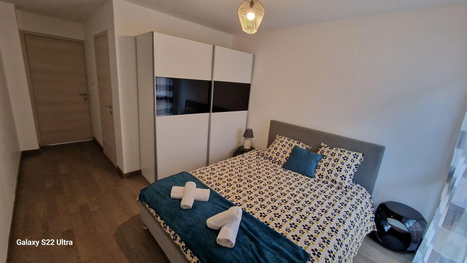 
                                                Location
                                                 Spacieux,lumineux,chic en plein coeur du Lyon-Foch