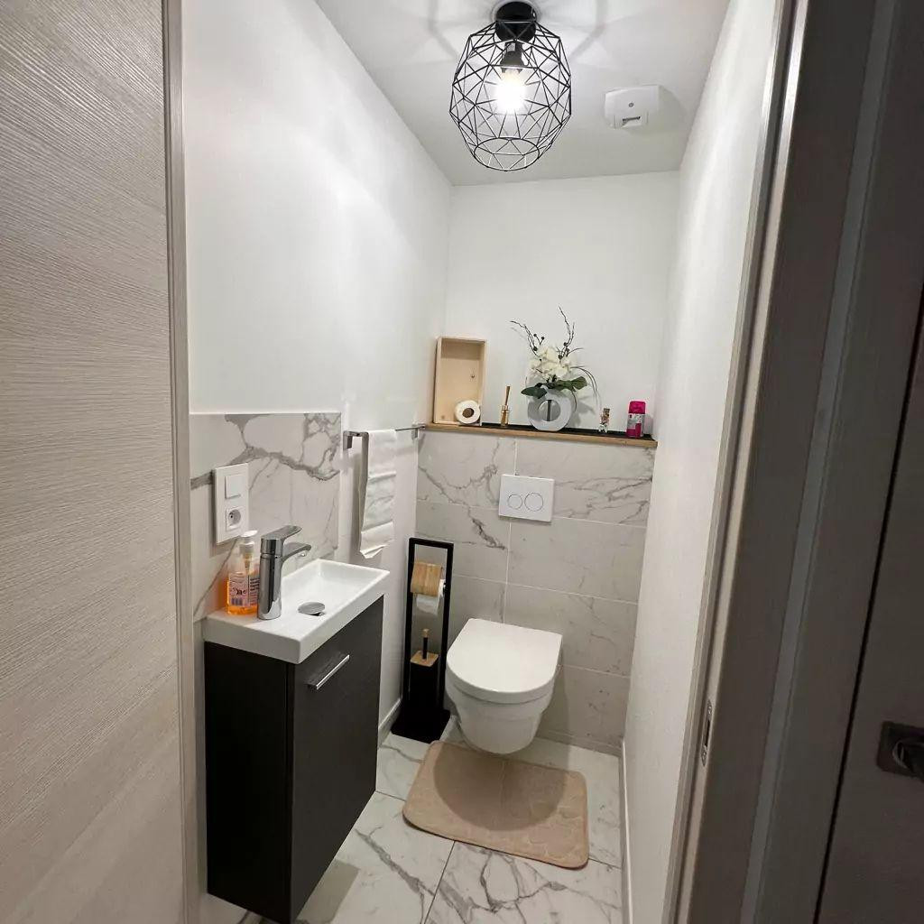 
                                                Location
                                                 Spacieux,lumineux,chic en plein coeur du Lyon-Foch