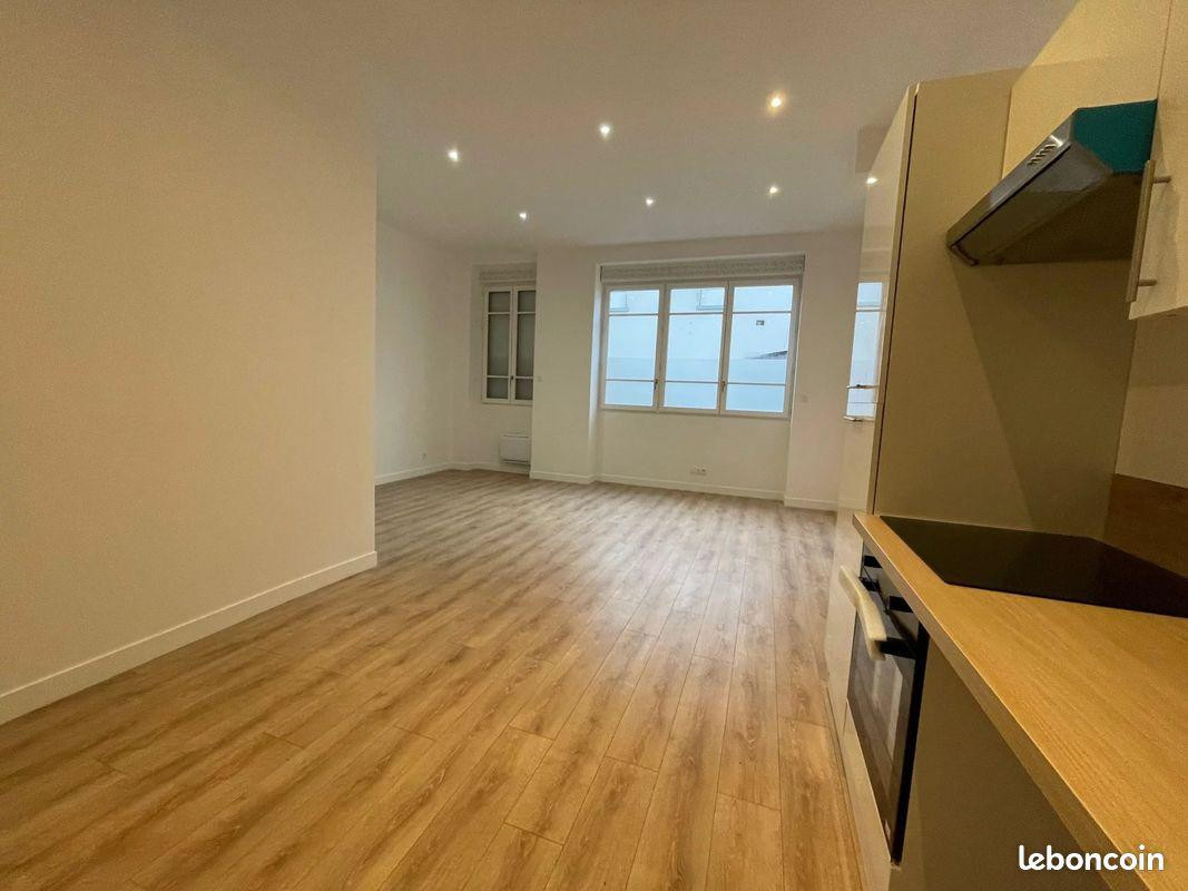 
                                                Location
                                                 Spacieux T2 à Villeurbanne