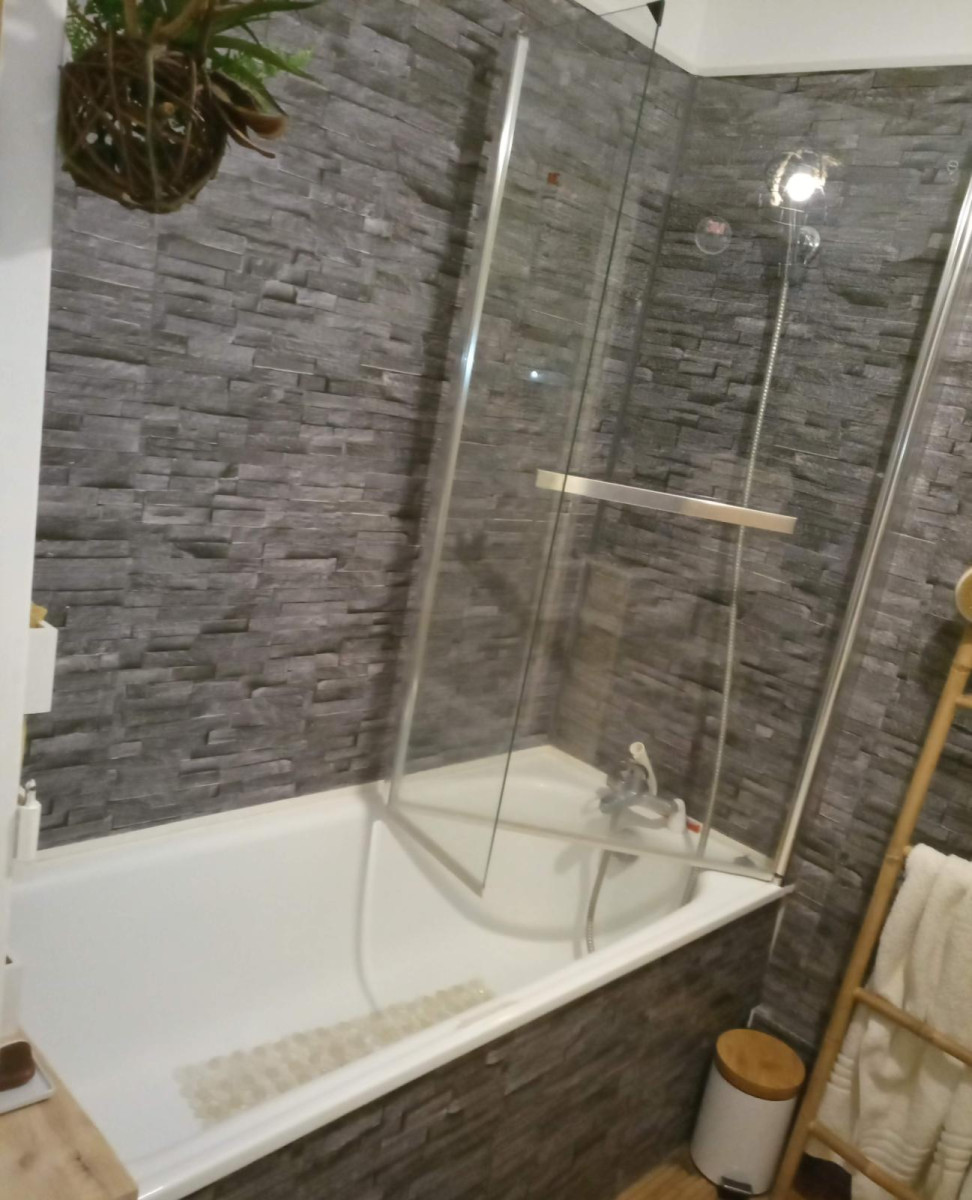 
                                                Location
                                                 Spacieux T2 meublé de 60m² à Sèvres + Box privé