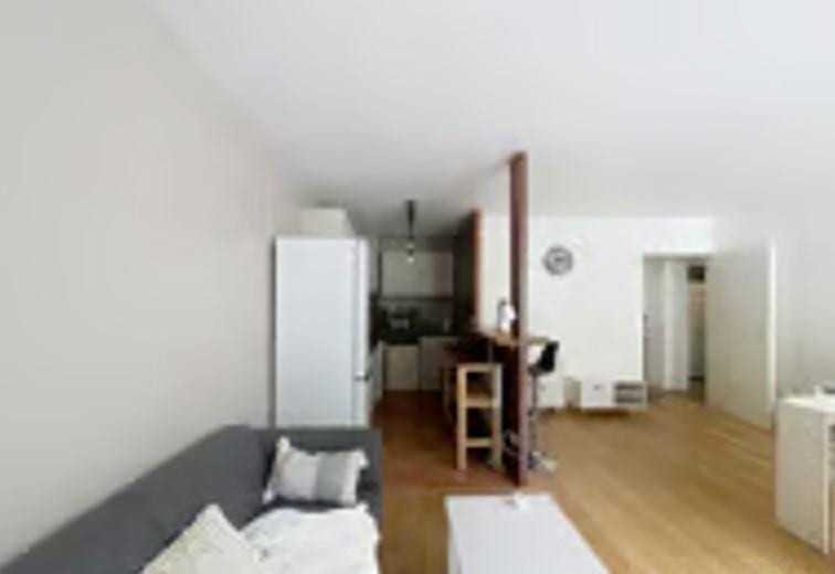 
                                                Location
                                                 Spacieux T2 meublé de 60m² à Sèvres + Box privé