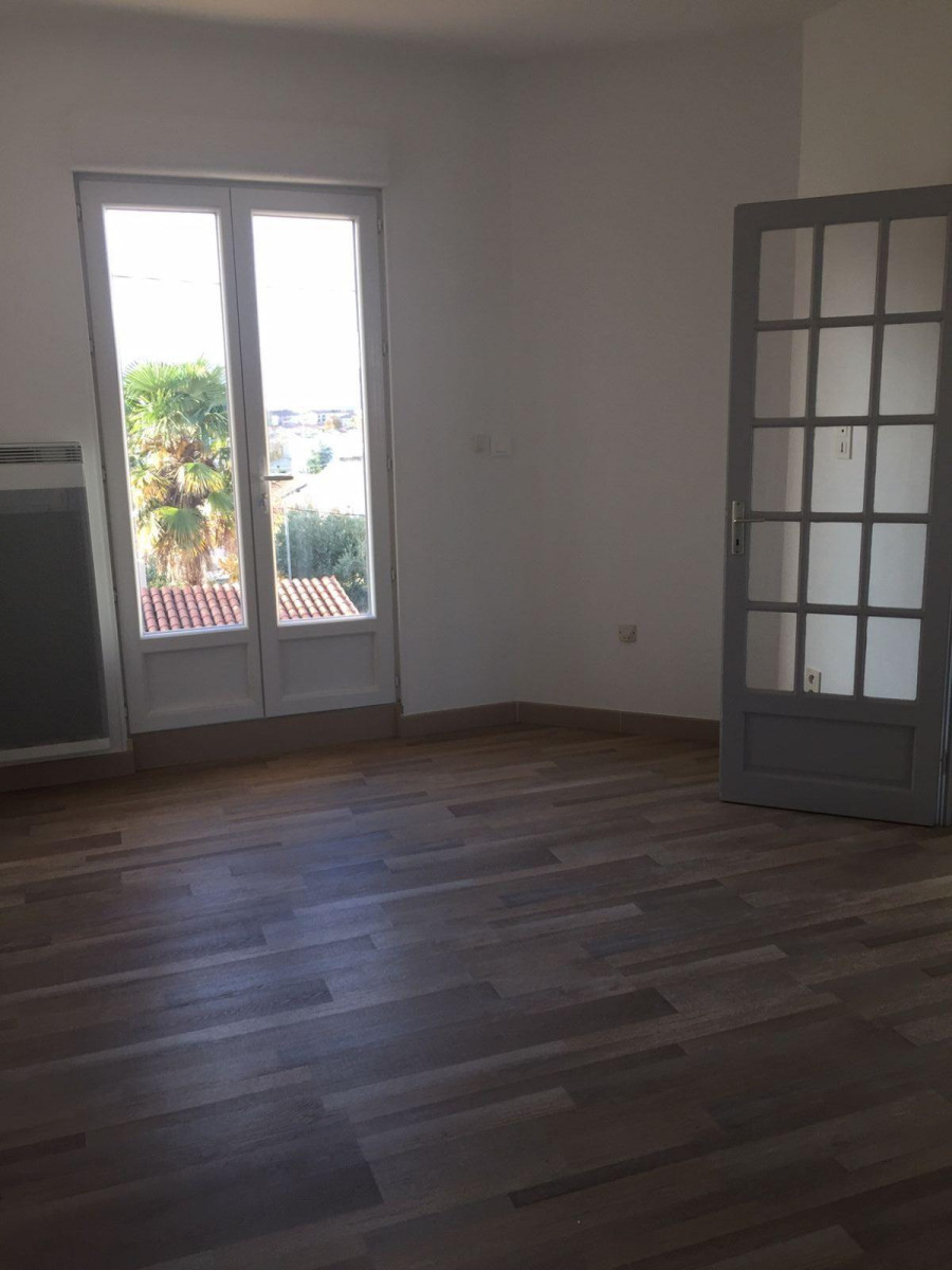 
                                                Location
                                                 Spacieux T4