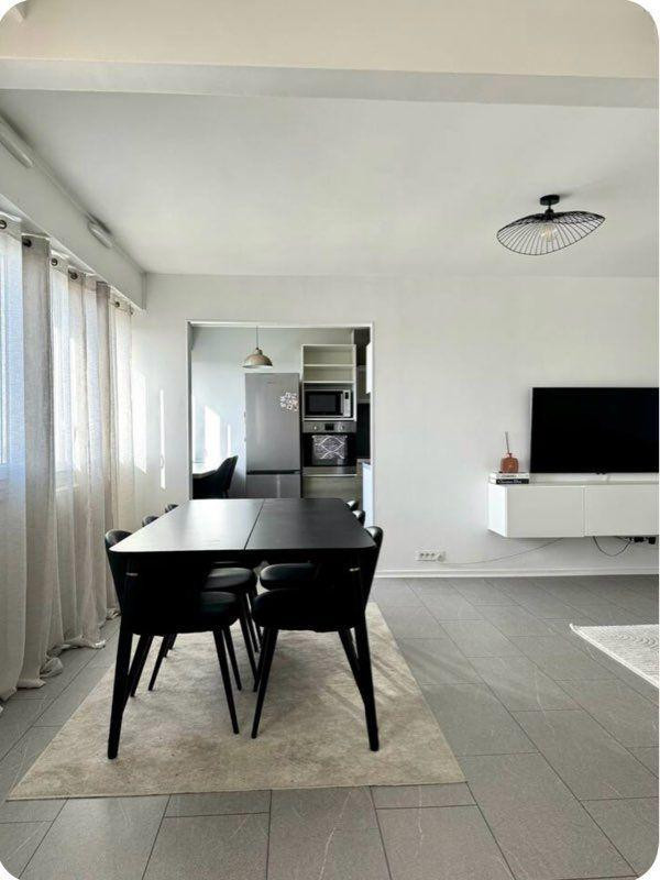 
                                                Location
                                                 Spacieux T5 88m²  avec vue - Épinay-sur-Seine