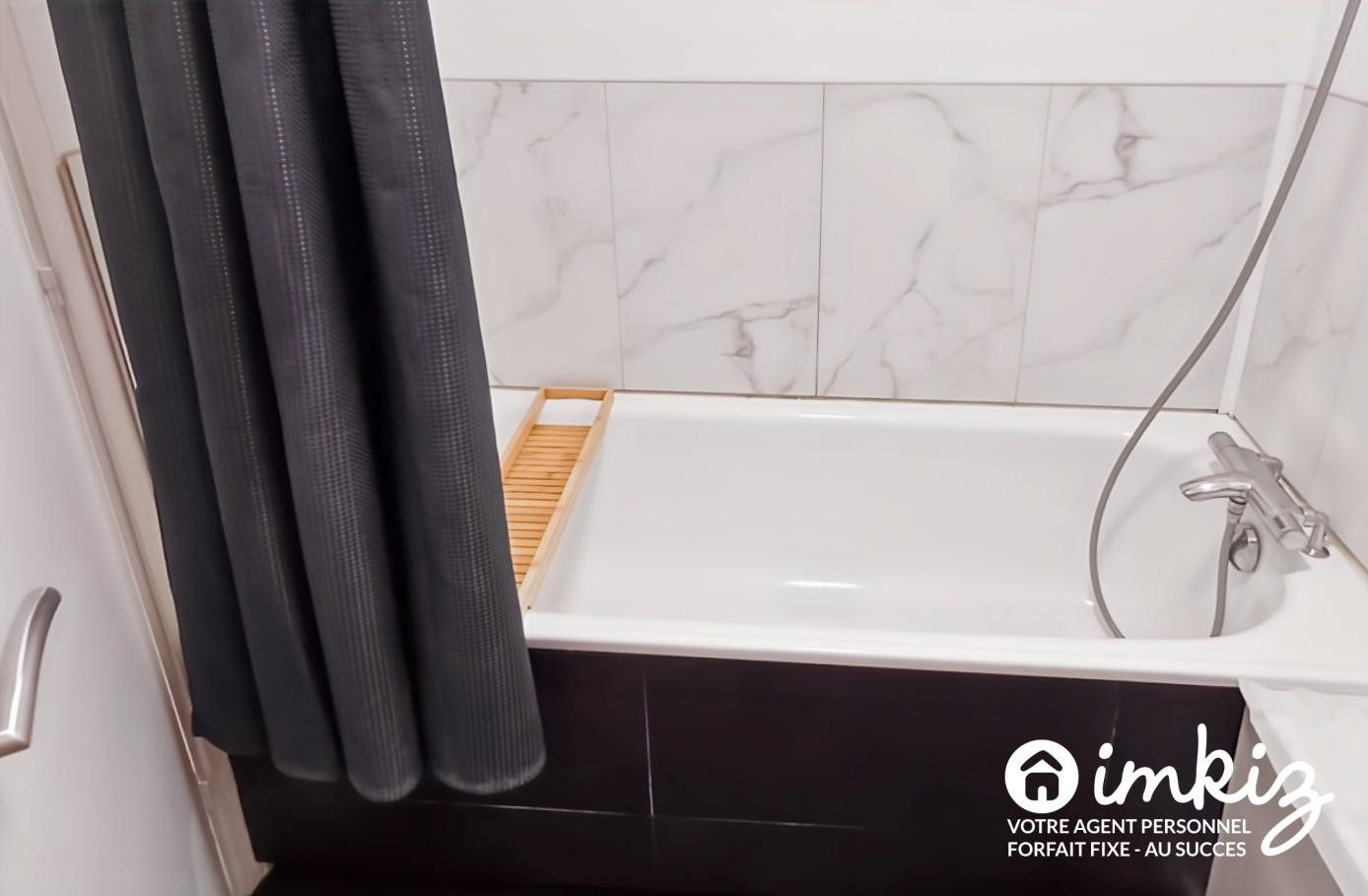 
                                                Vente
                                                 Spacieux T5 + bureau avec balcon et double garage