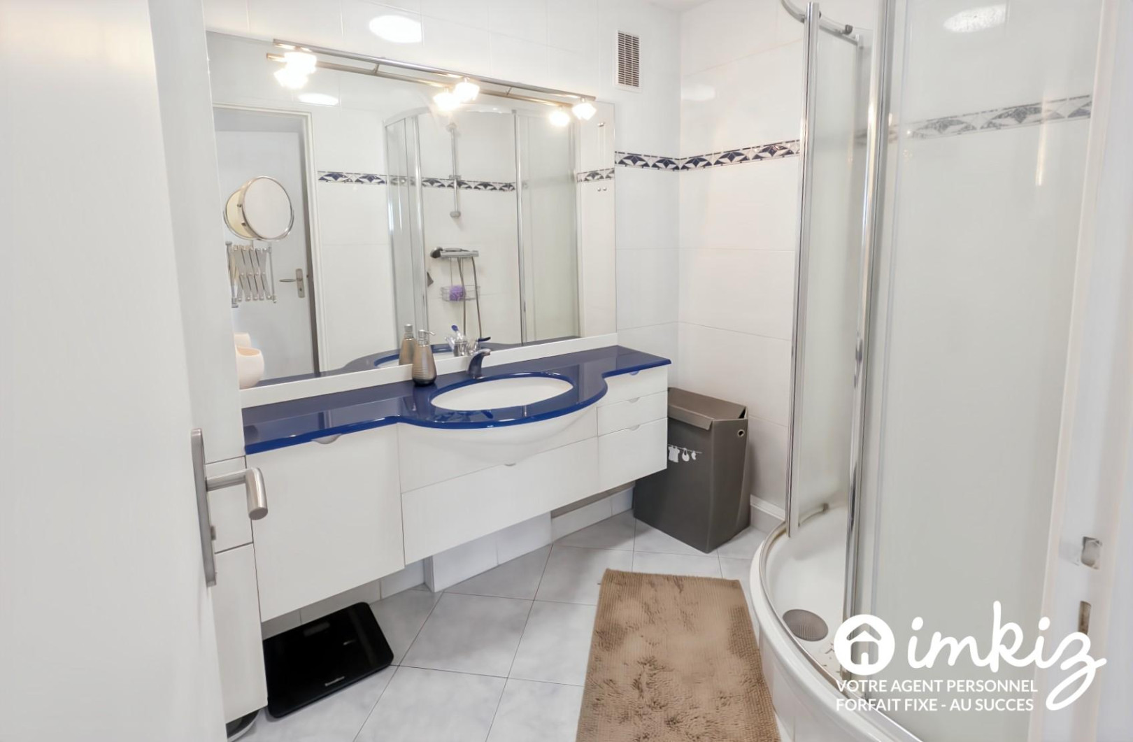 
                                                Vente
                                                 Spacieux T5 + bureau avec balcon et double garage