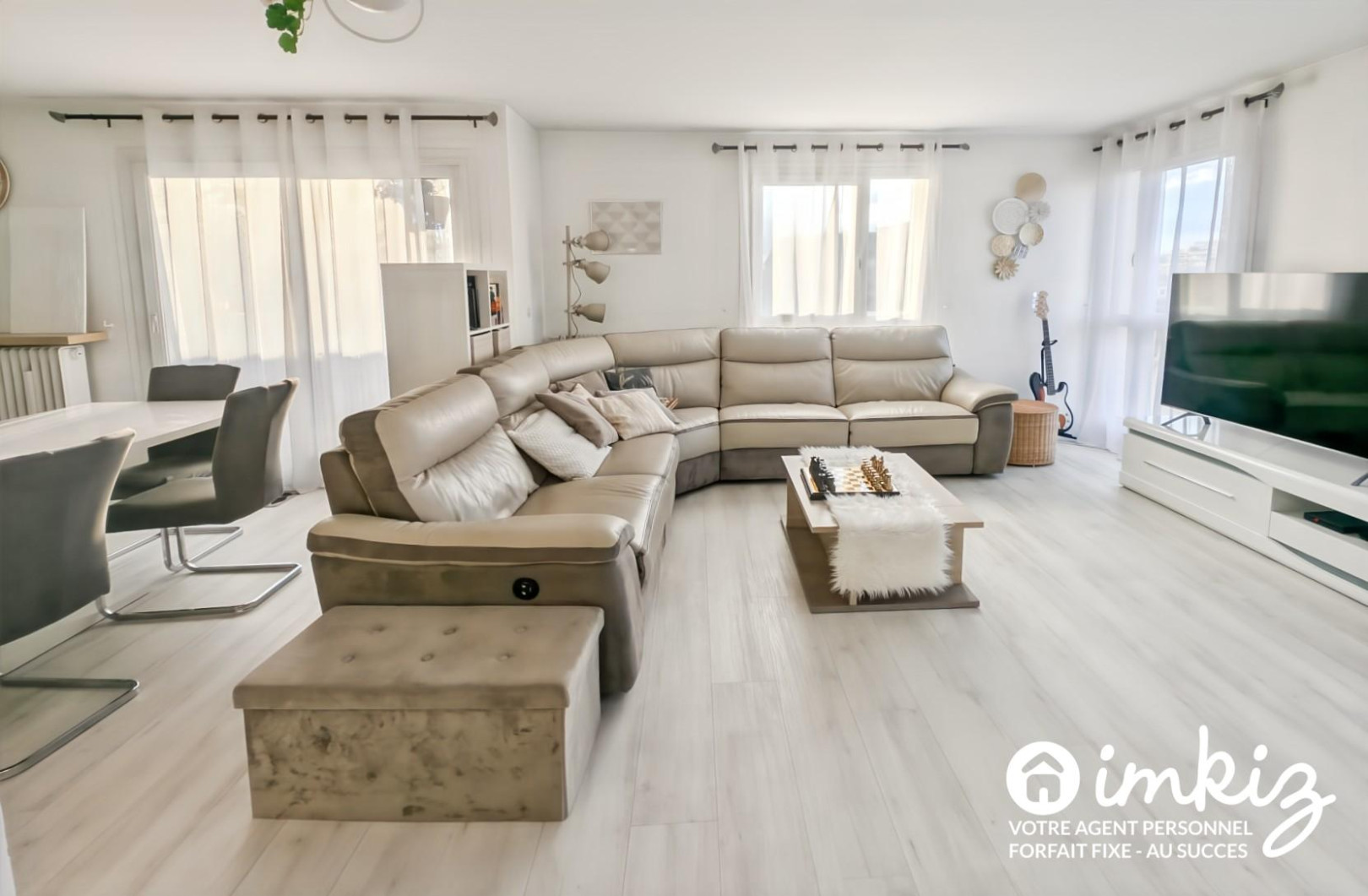 
                                                Vente
                                                 Spacieux T5 + bureau avec balcon et double garage