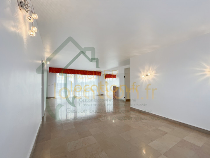 
                                                Location
                                                 Spacieux T5 dans résidence prisée avec balcons