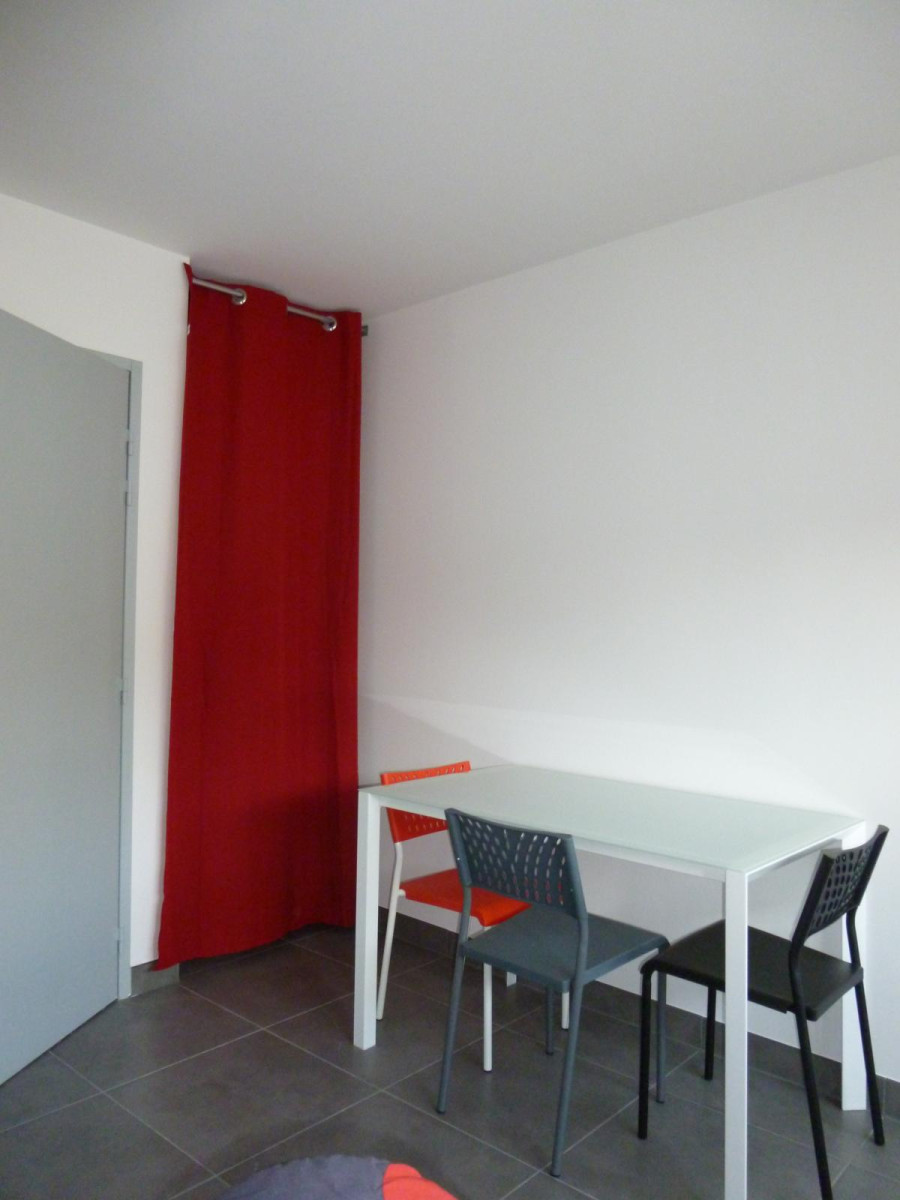 
                                                Location
                                                 Spécial étudiant